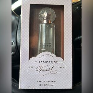 Champagne toast EDP